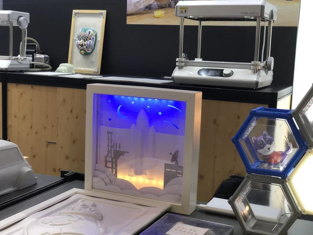 3D space exploration photo frame