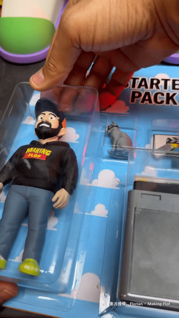 FORMART vacuum-formed figure packaging with customized backing card