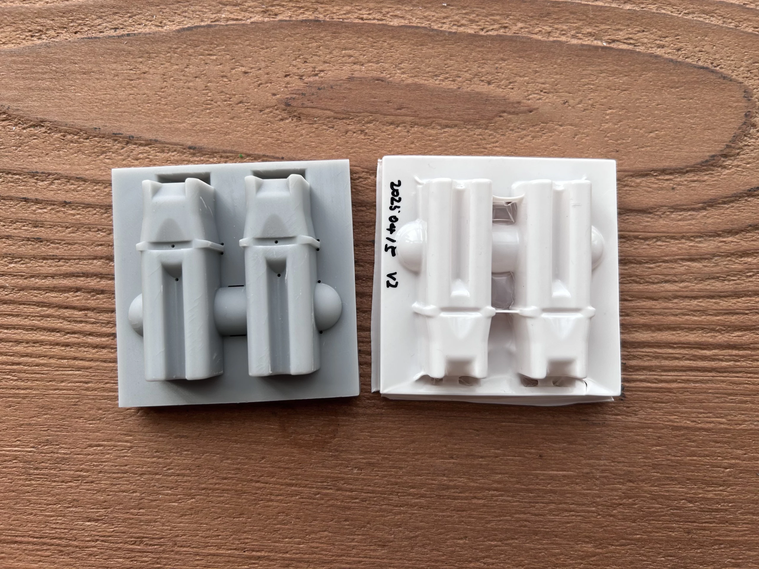 Vacuum-formed tray samples for two component designs