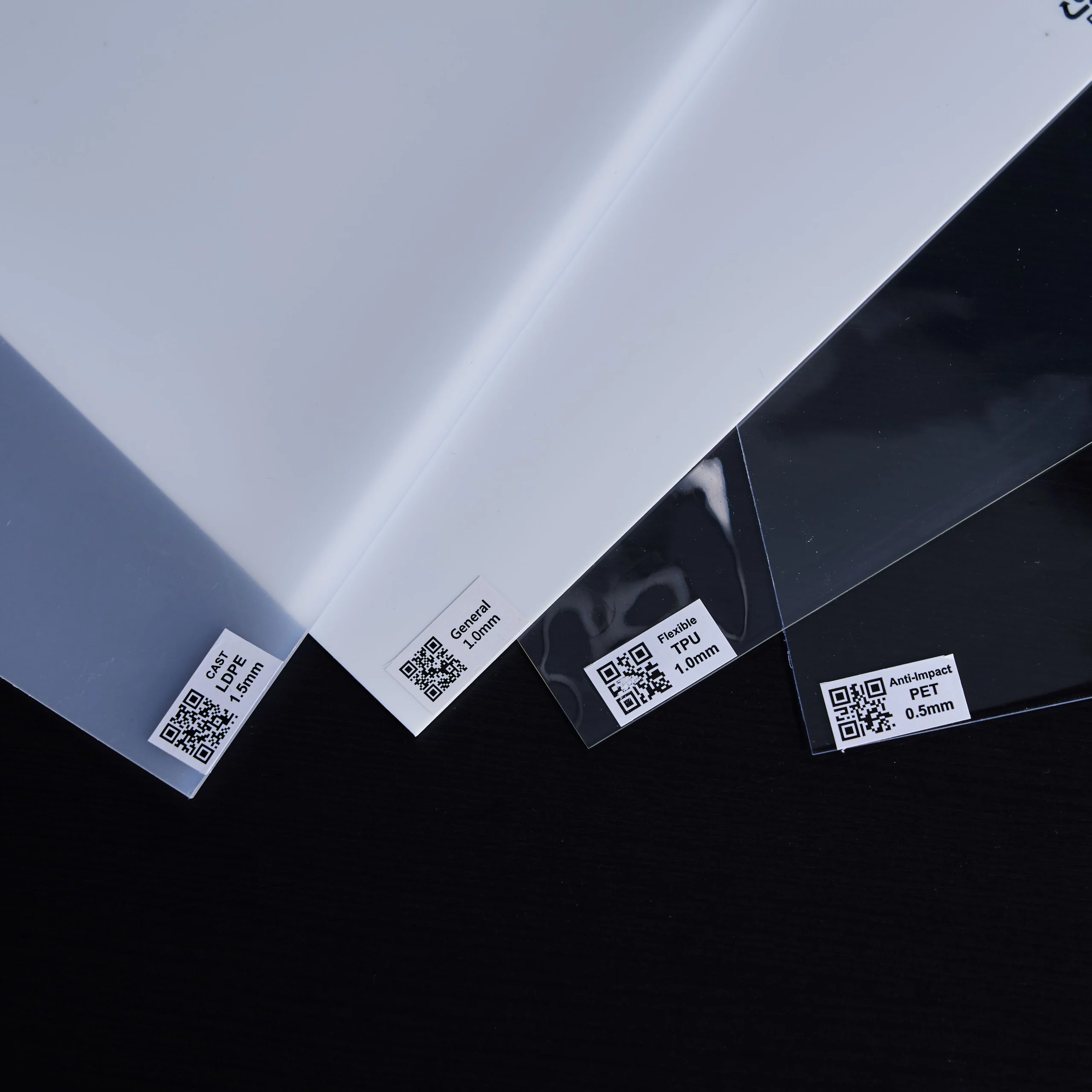 FORMART plastic sheets with QR code material labels