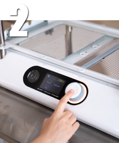 MYYARD 4 step-2 Step 2: Setting the temperature and material parameters on a FORMART smart vacuum forming machine